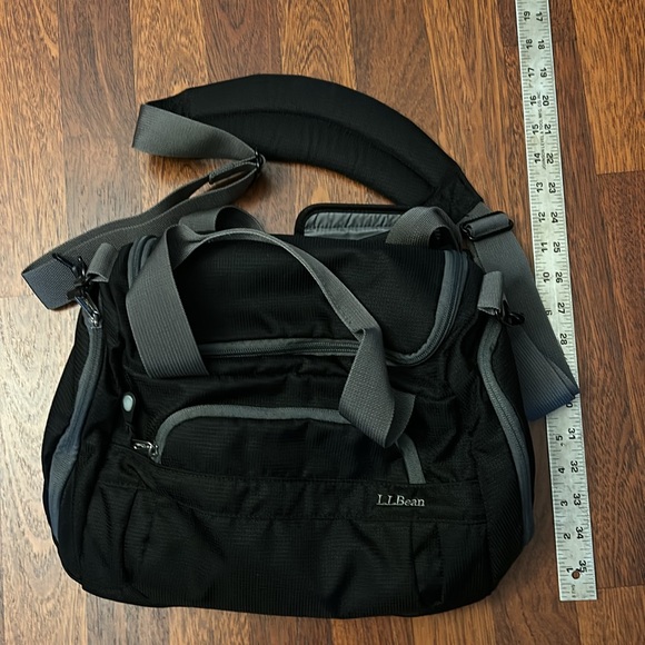 LL Bean Black Tote Travel Bag With Shoulder Strap - Picture 6 of 6